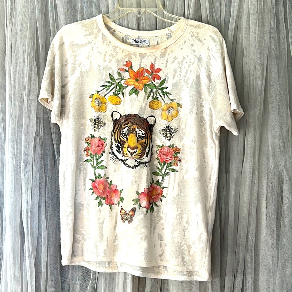 ⭐️ Lauren Moshi Luxury rare distressed sheer cream short sleeve cozy Tiger S